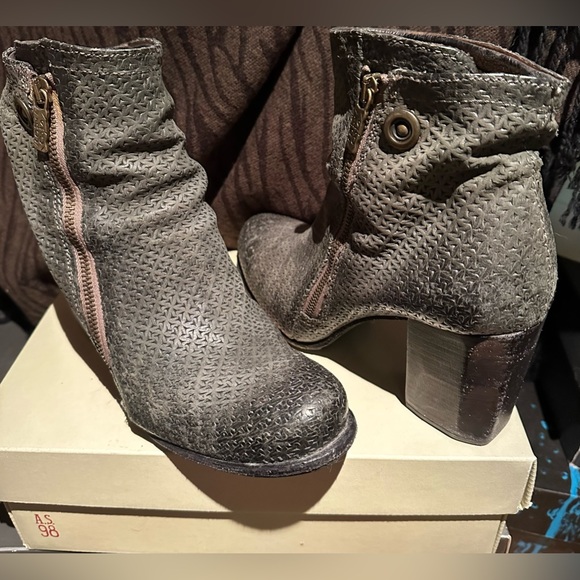 A.S.98 Grey Leather Heeled Ankle Boot - Picture 1 of 4